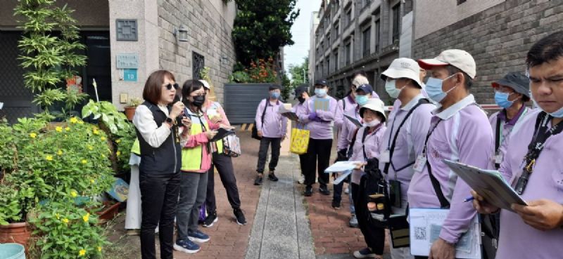 北區化學防治前,區長勤前教育和帶隊巡查孶清 北區化學防治前,區長勤前教育和帶隊巡查孶清